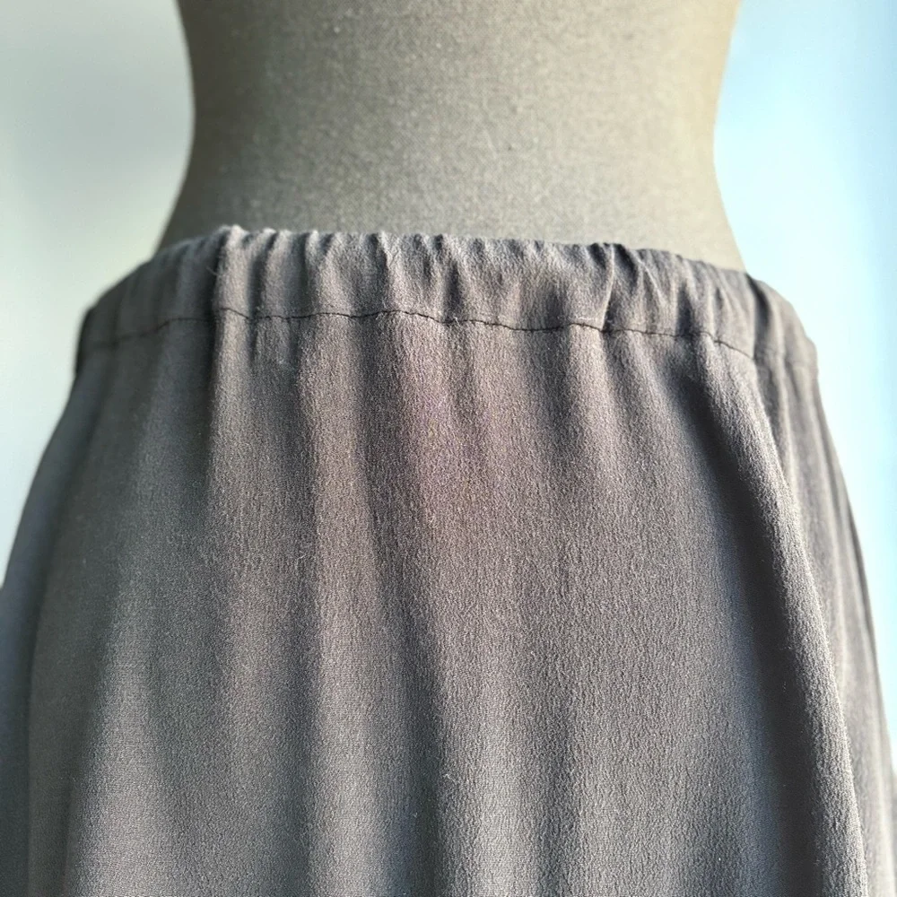 Leith A-Line Asymmetrical Elastic Waist Midi Black Skirt - Minimalist